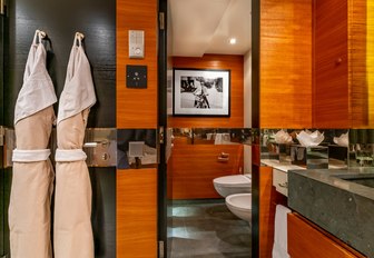 Charter yacht SCOTT FREE en suite with dressing robes