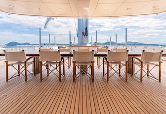 Charter yacht BLACK PEARL alfresco dining setup