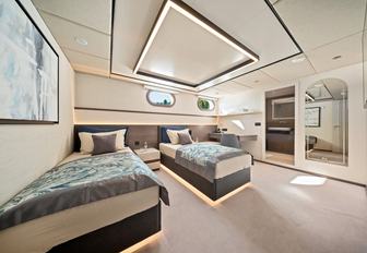 Charter yacht ANIMA MARIS convertible guest cabin