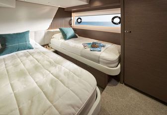 Charter yacht ELIZABETH twin cabin