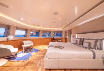 Charter yacht CARINTHIA VII master cabin with central berth