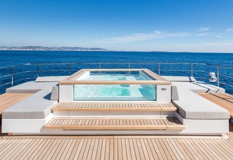 Step-up Jacuzzi on sundeck aboard superyacht NARVALO 