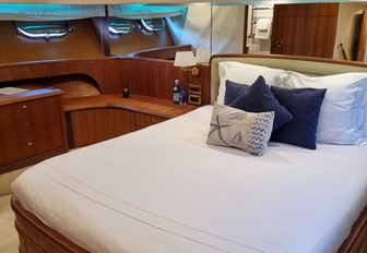 Charter yacht LADY AMANDA berth in a cabin