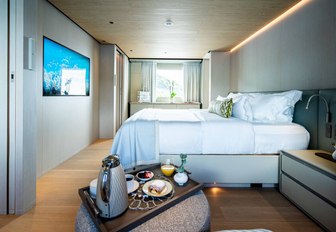 Charter yacht STELLAMAR master cabin with central berth