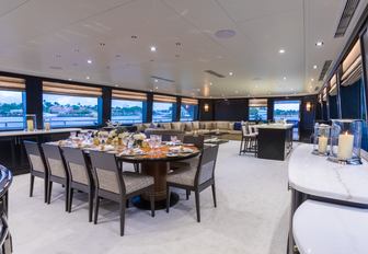 Superyacht charter TANZANITE interior dining table