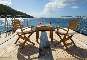 drop-down swim platform on board motor yacht HARLE 