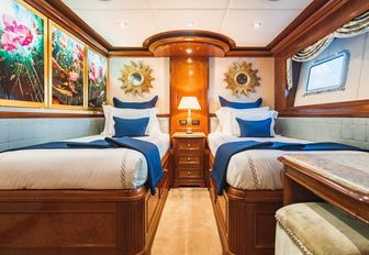 Charter yacht AQUASITION twin cabin