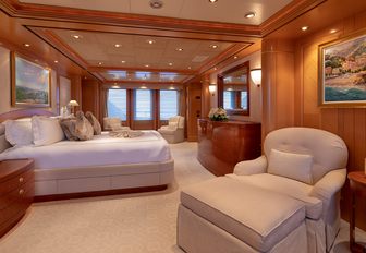 Charter yacht LAUREL master cabin with central berth