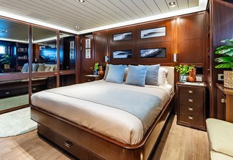 Charter yacht GALILEO double guest cabin