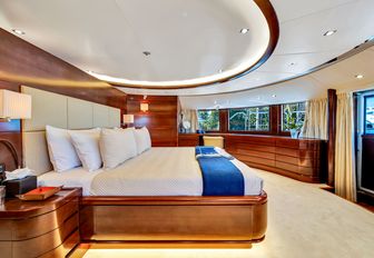 Charter yacht SEASCAPE V master cabin overview
