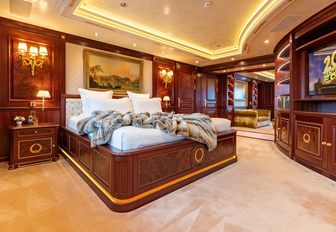 Charter yacht BLACK PEARL master cabin overview