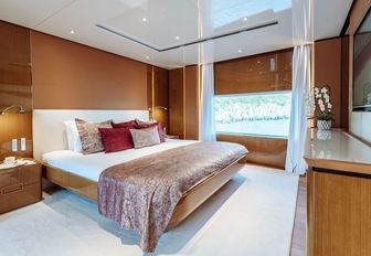 Charter yacht EROLIA master cabin with central berth