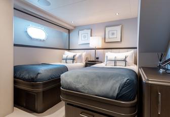 Charter yacht MEMENTO VIVERE twin cabin with two single berths