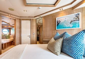 Charter yacht NORMA JEAN guest cabin