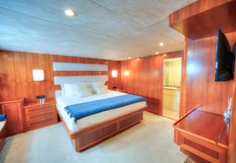 Charter yacht VOYAGER guest cabin overview