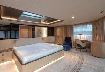 Charter yacht ROSE D'OR master cabin with central berth