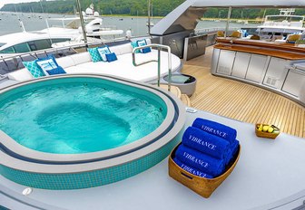 luxury yacht jacuzzi 