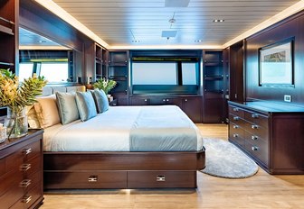 Charter yacht GALILEO master cabin overview