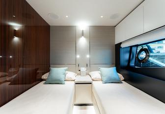 Charter yacht L'AS BLEU twin cabin