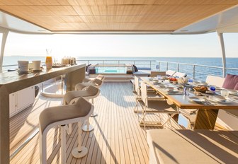 The sundeck of motor yacht NARVALO