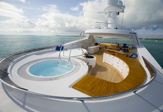 sundeck jacuzzi on motor yacht broadwater