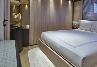 Superyacht charter AWANDRA guest cabin