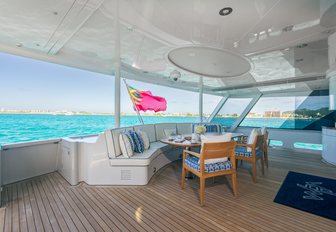 Charter yacht VICTORIA DEL MAR exterior seating