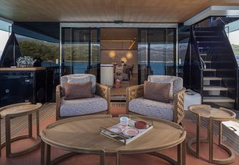 Charter yacht HAZE² exterior seating