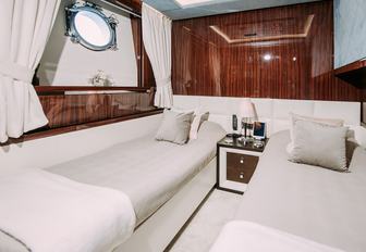 Charter yacht ARTEMY twin cabin