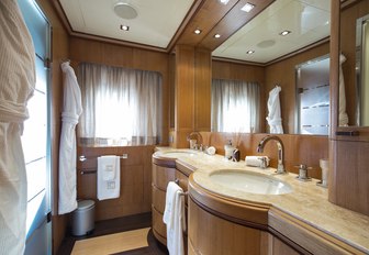 en suite on motor yacht cappuccino