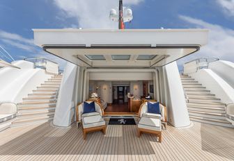 Charter yacht GIGIA beach club exterior