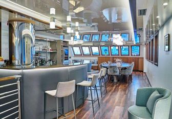 luxury yacht corsario bar in main salon
