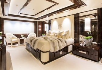full-beam master suite on board luxury yacht ‘Illusion V’ 