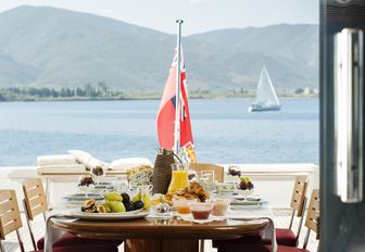 alfresco breakfast on board superyacht ‘Metsuyan IV’ 