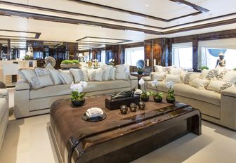 relax in the skylounge with shagreen coffee table aboard superyacht ‘Illusion V’ 
