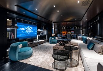 Salon on luxury yacht SOLO