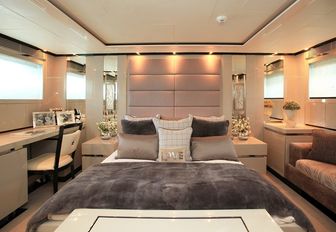 sumptuous masters suite aboard luxury yacht ‘Sealyon 37’ 