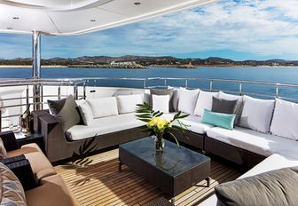 expansive deck space onboard superyacht Komokwa