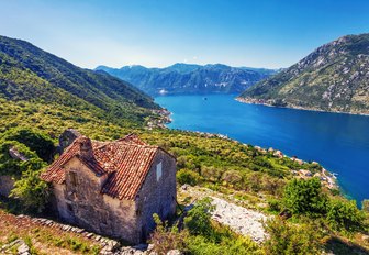 The old house with view on the sea and mountains in Montenegro