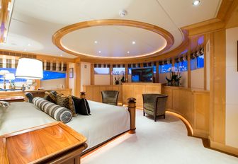 circular master suite with huge bed aboard motor yacht ‘Seven Sins’ 