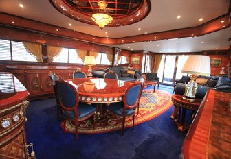 Main salon, Patriot yacht