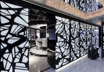 Black and white detailing featured around the interior of superyacht MYSKY