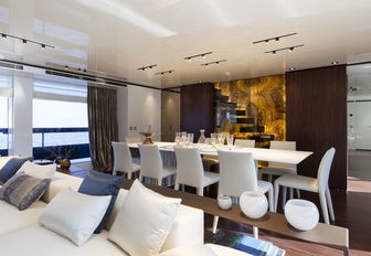 formal dining on board charter yacht ‘Lucky Me’ 