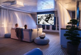 M/Y TURQUOISE new open air cinema