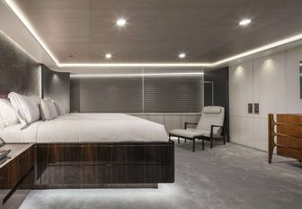 cool, clean and uncluttered master suite on board motor yacht BROADWATER 