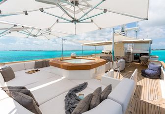 The Jacuzzi situated on the sundeck of superyacht PIONEER