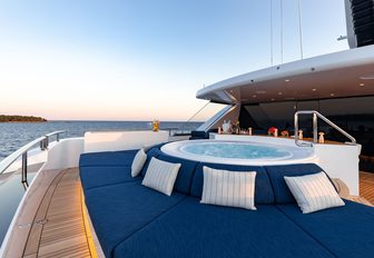 Jacuzzi on sun deck of superyacht SOARING