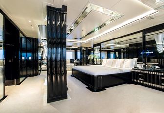 art deco-style master suite on board charter yacht ‘Indian Empress’ 