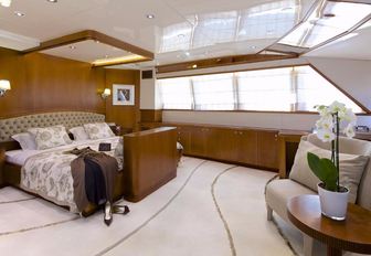 The master cabin featured on board M/Y O'LEANNA
