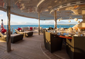 Alfresco dining on board superyacht 'Remember When'